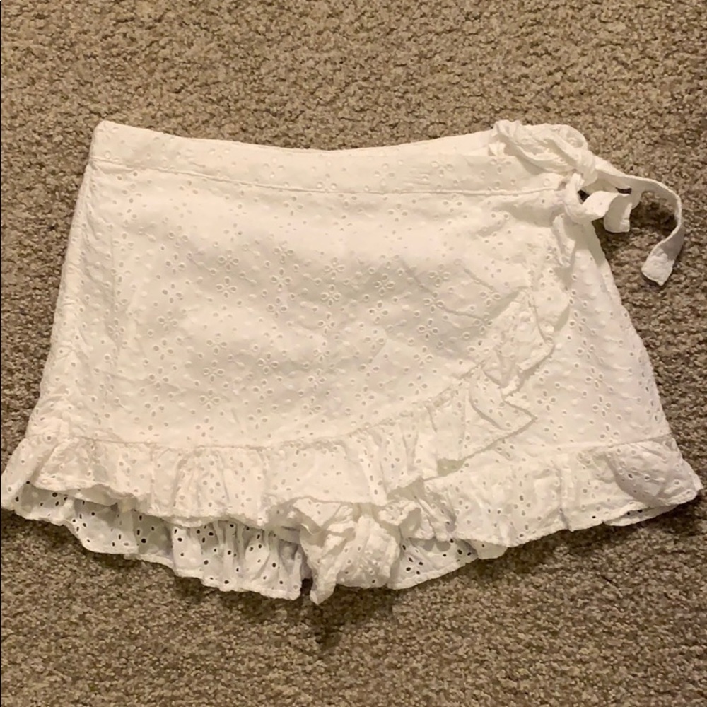 Forever 21 eyelet skort